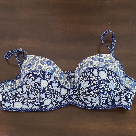 Jessica Simpson Other - Swim top. adjustable straps. underwire